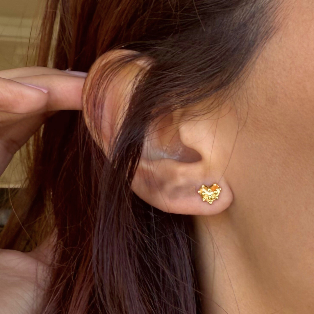 Mini Round Heart Stud