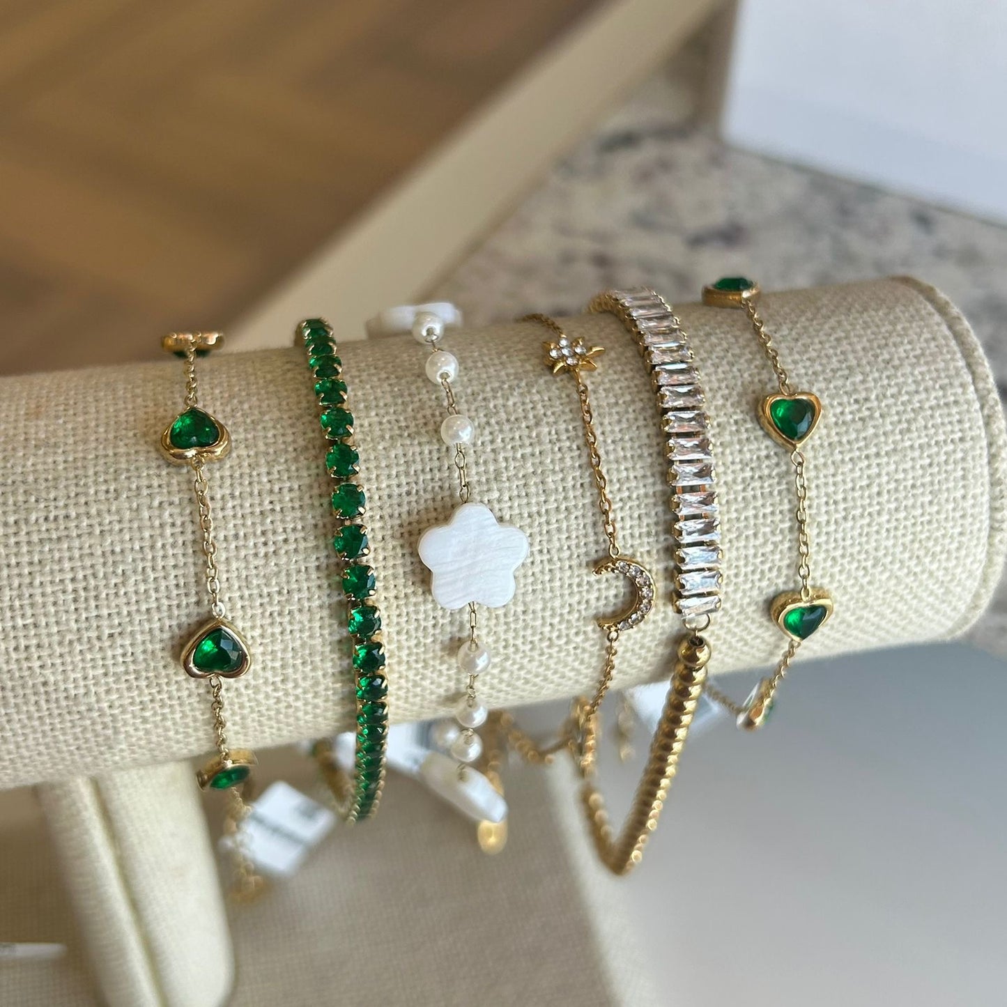 White daisies golden bracelet
