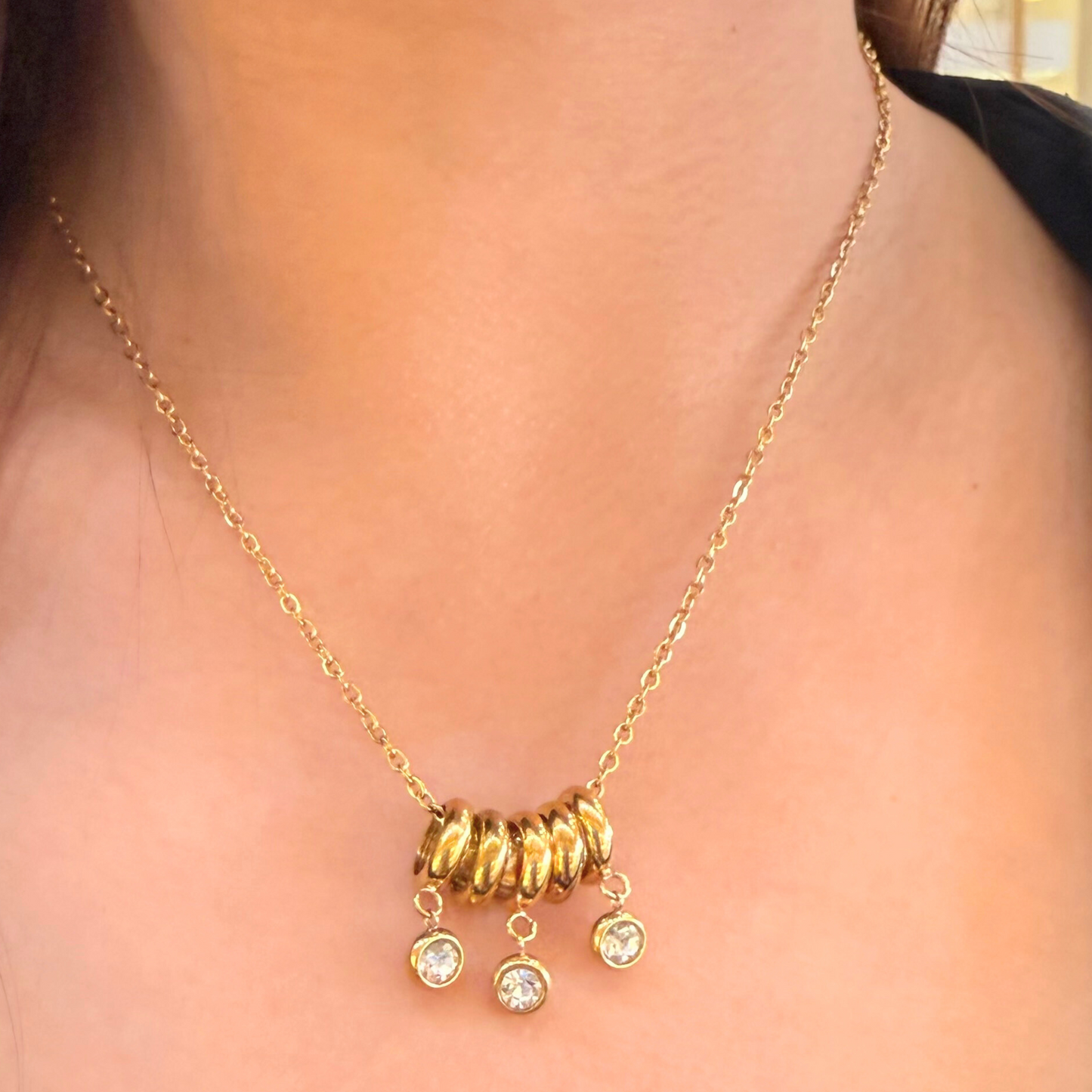 Golden Necklace Trii