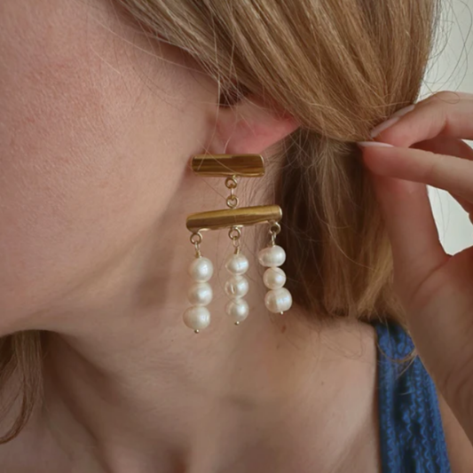 Triple pearl drop y gold earrings