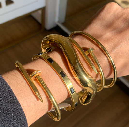 Nail zirc golden bracelet