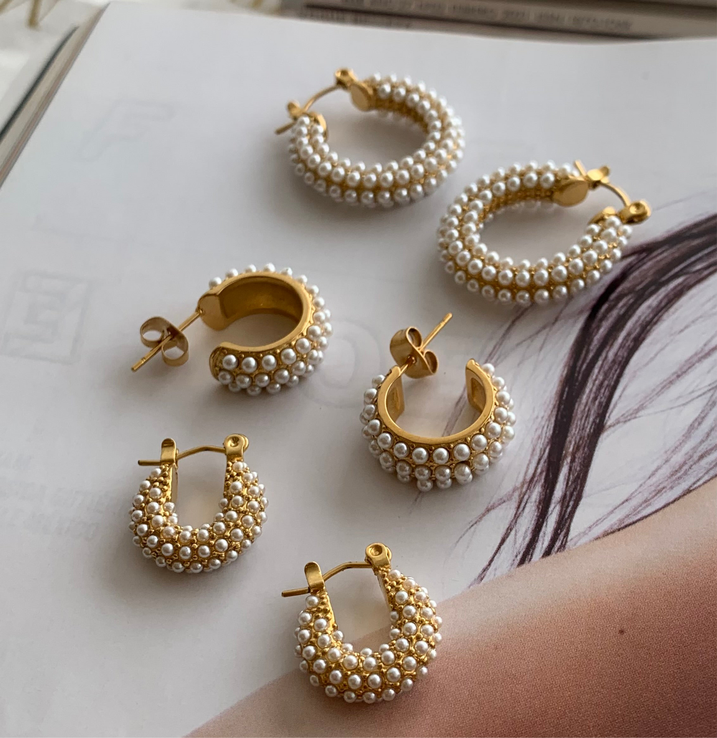 DAILY PEARL HOOPS