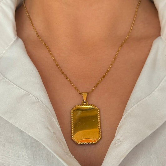 Golden Plaid Engraved Necklace