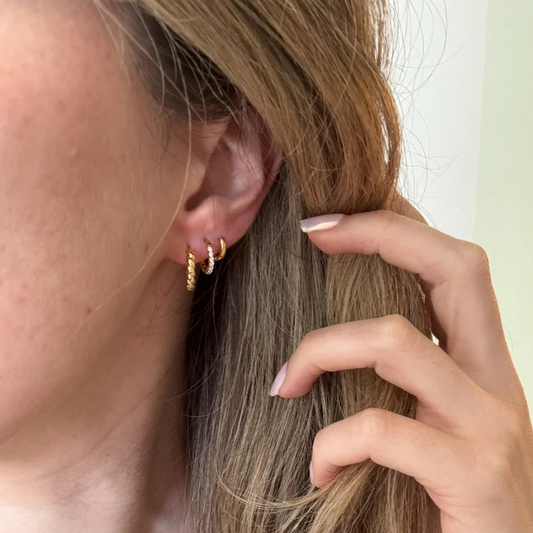 Serena Eessencial Gold Huggies Set