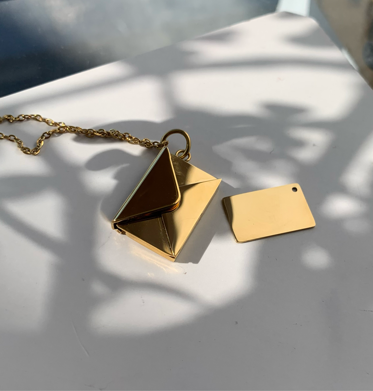Engravable golden letter
