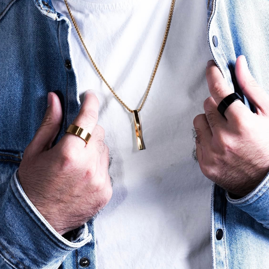 Torzal Charm Golden Necklace