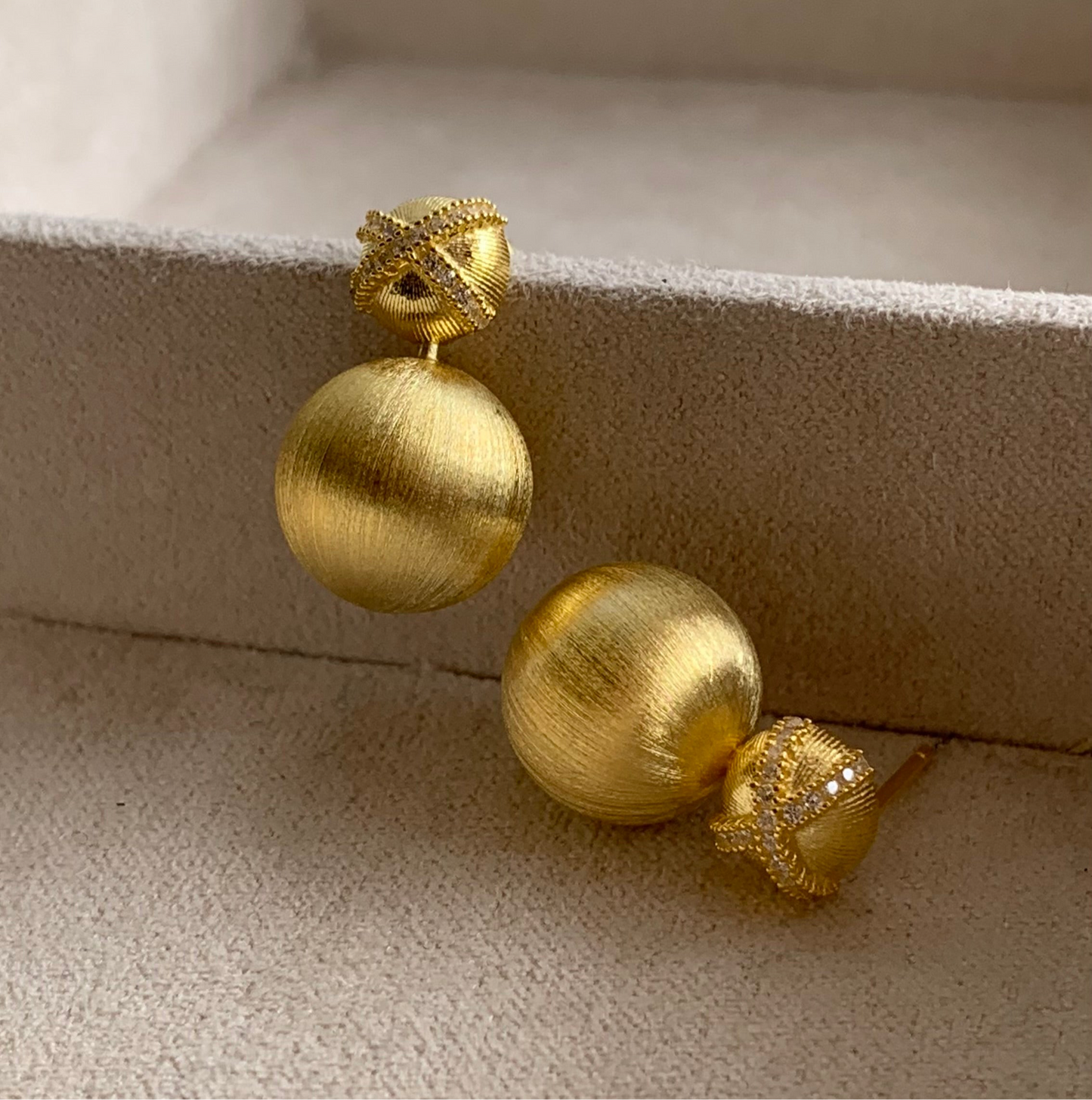 Double bubble golden earrings