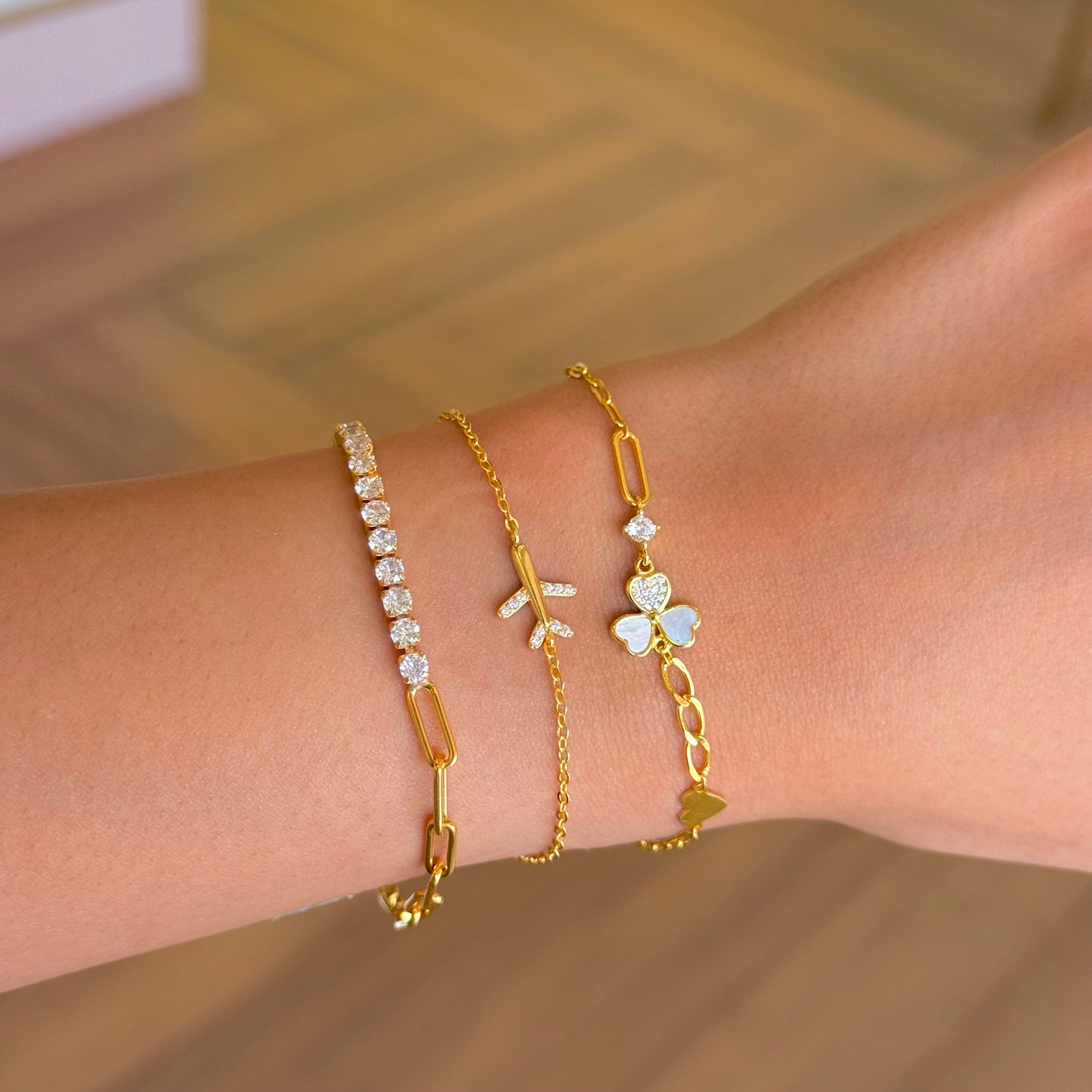 Ribbon Heart Golden Bracelet