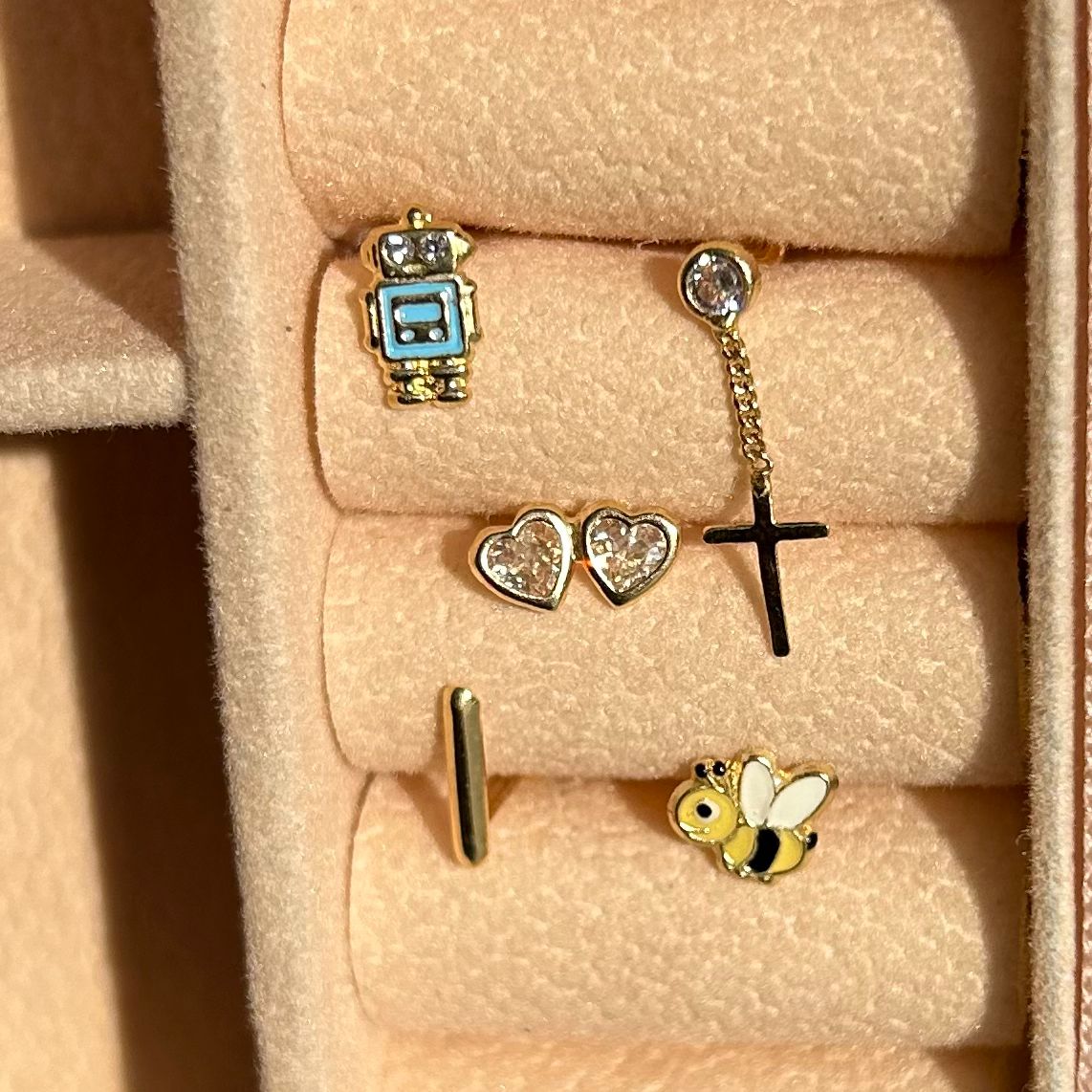 ABEJA ESMALTADA 10K