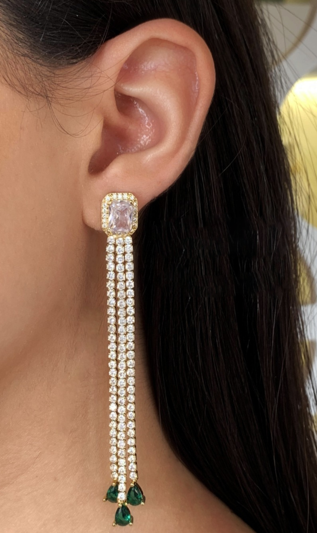 Aretes long tear green
