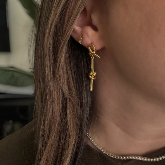 Knot drop earrings