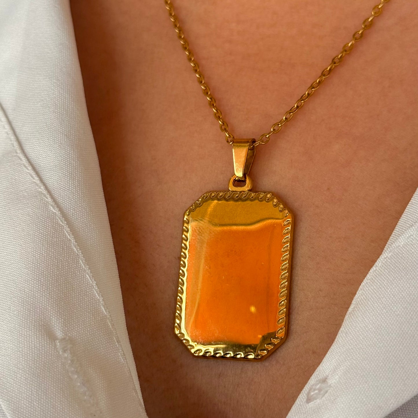 Golden Plaid Engraved Necklace
