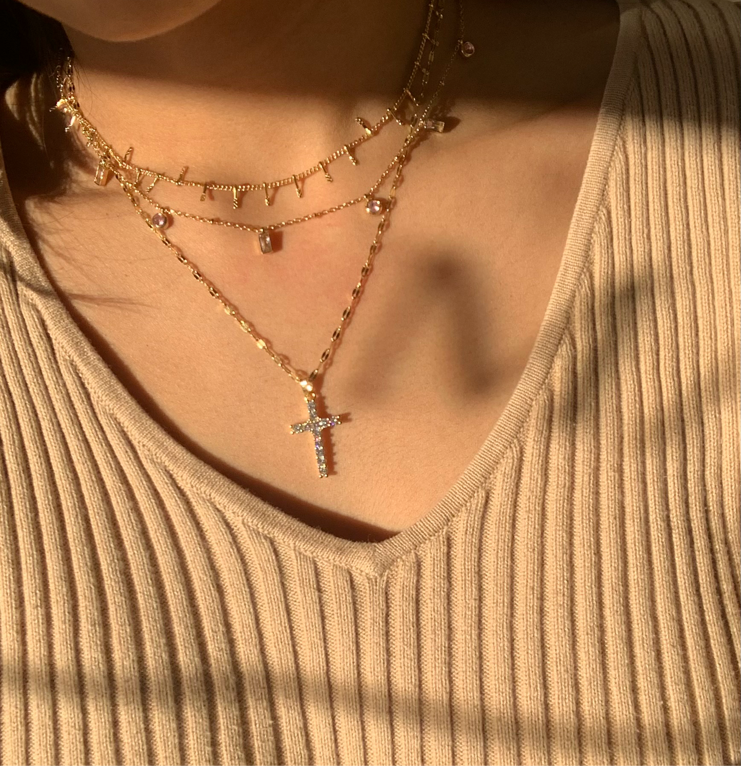 SHINY CROSS GOLDEN NECKLACE