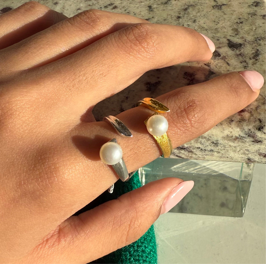 Silver ring pearl